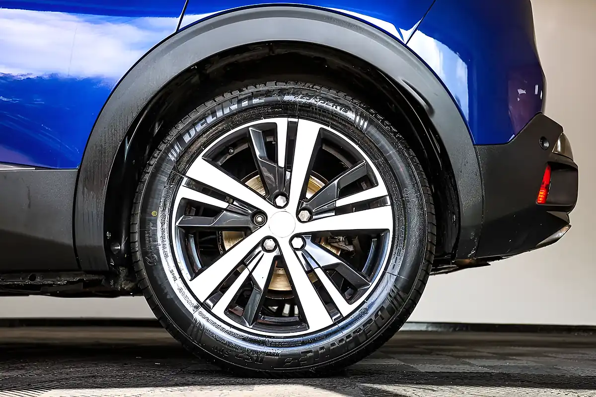 Used 2019 Peugeot 3008 GT Line Magnetic Blue - Interior and Exterior details 15