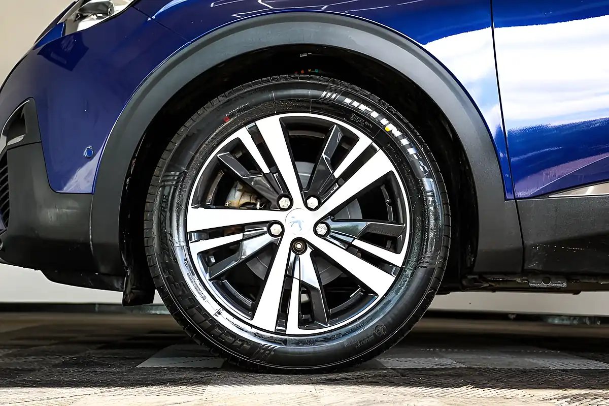 Used 2019 Peugeot 3008 GT Line Magnetic Blue - Interior and Exterior details 16