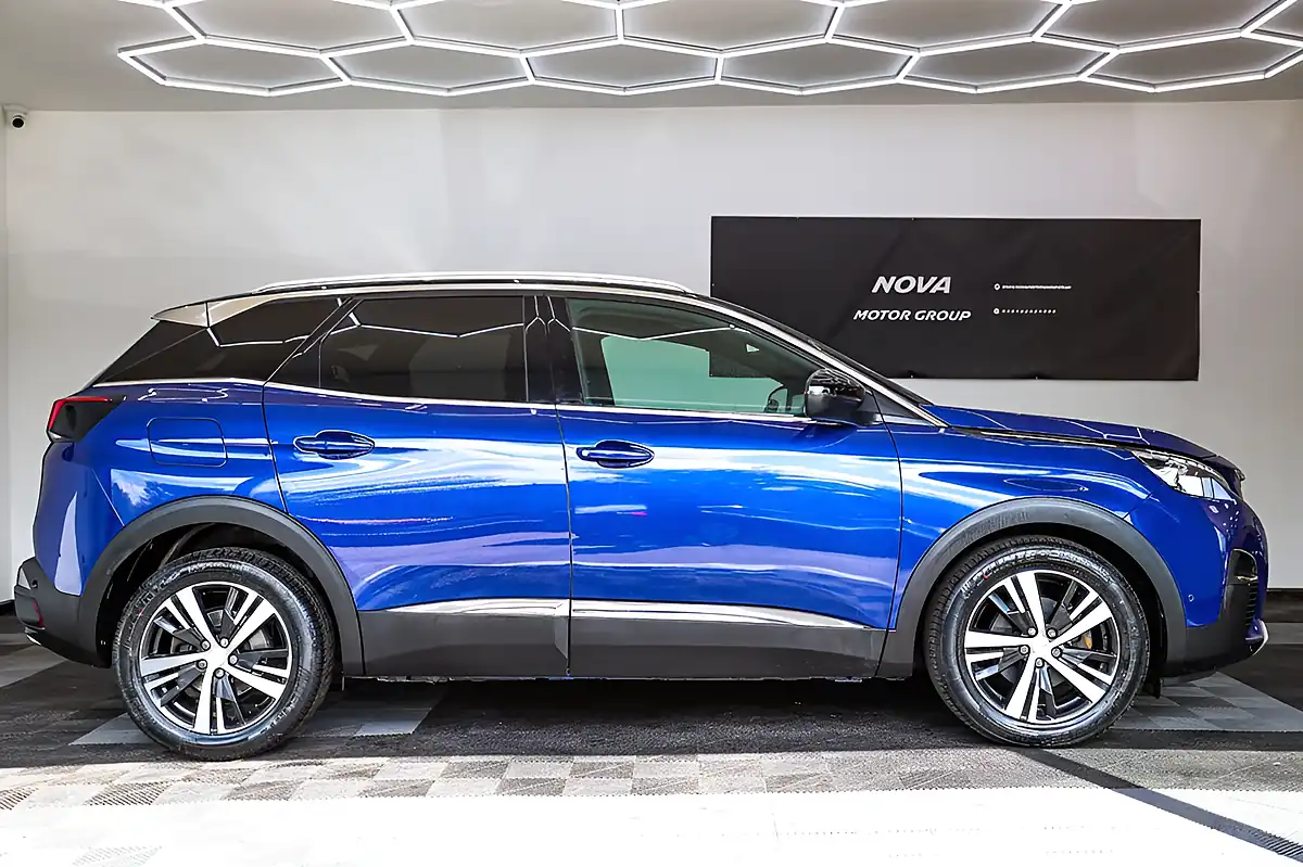 Used 2019 Peugeot 3008 GT Line Magnetic Blue - Interior and Exterior details 5