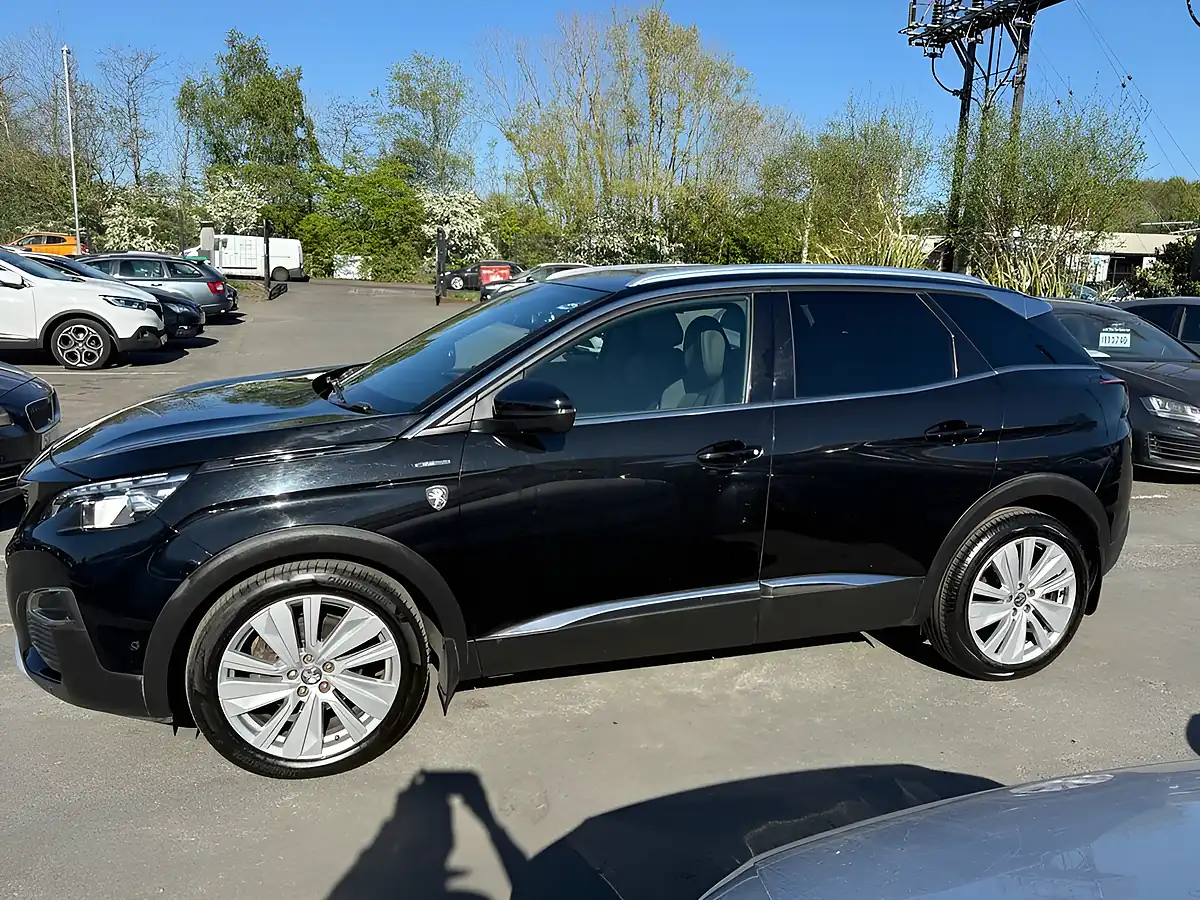 Used 2019 Peugeot 3008 GT Line Premium Black - Interior and Exterior details 16