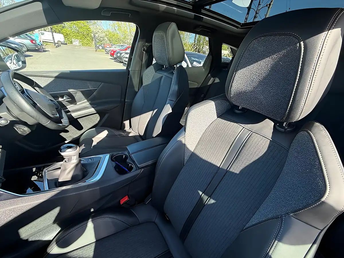 Used 2019 Peugeot 3008 GT Line Premium Black - Interior and Exterior details 8