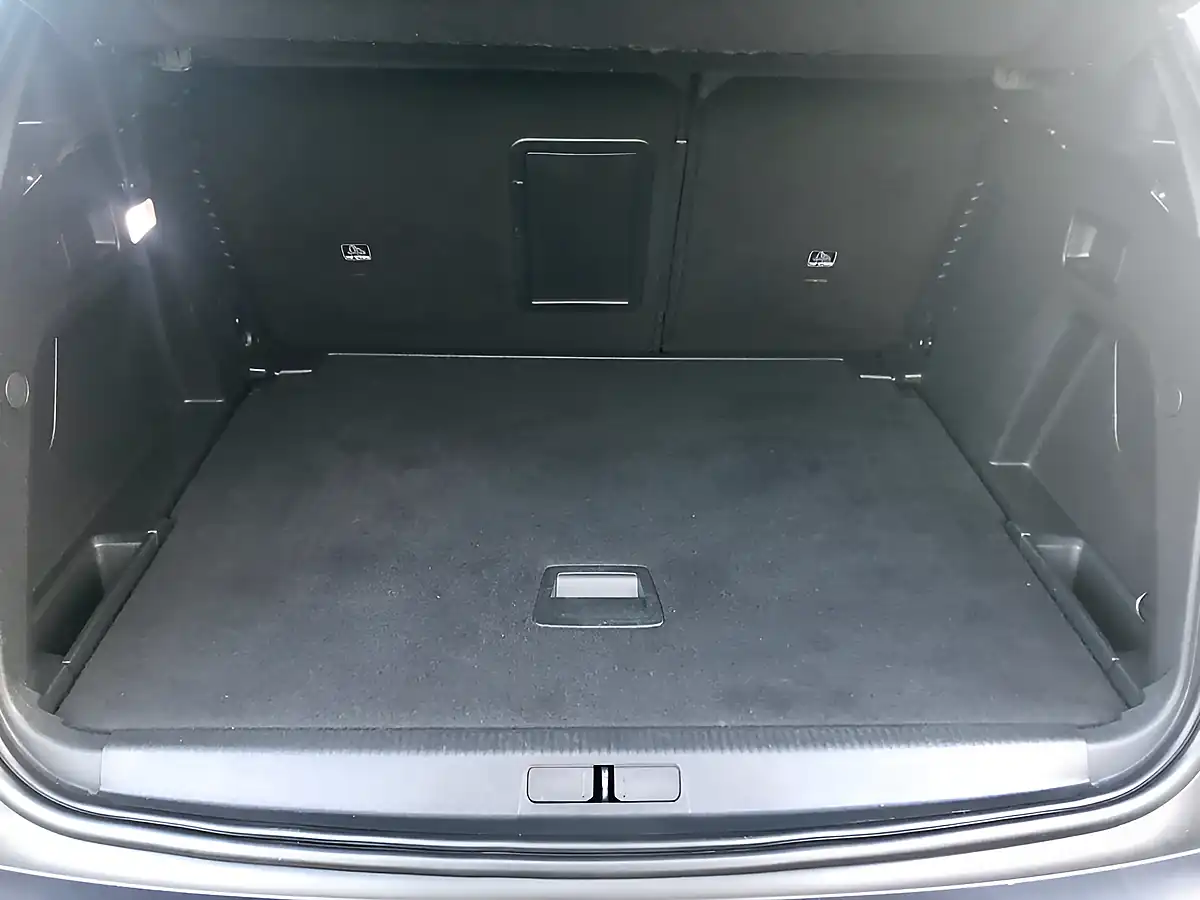 Used 2019 Peugeot 3008 GT Line Premium Bronze - Interior and Exterior details 15