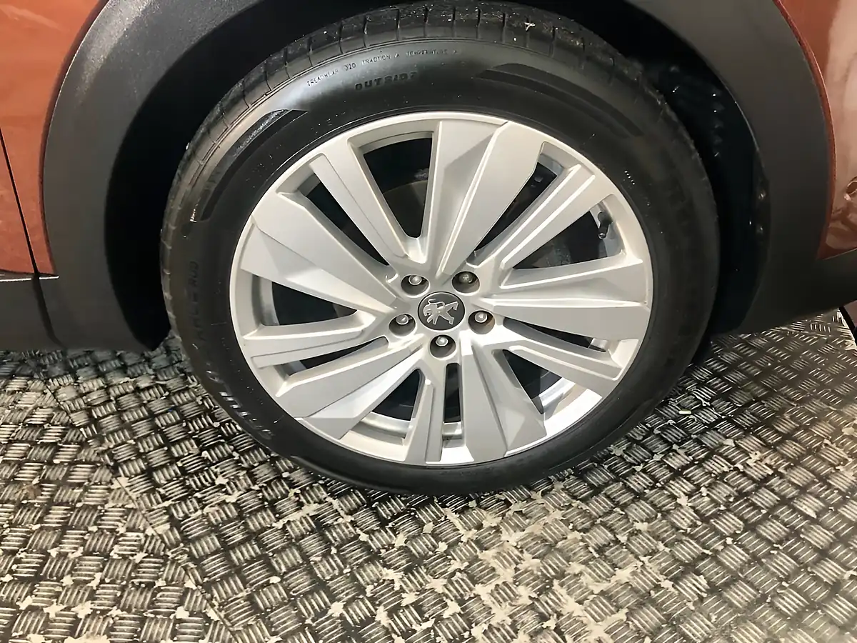 Used 2019 Peugeot 3008 GT Line Premium Bronze - Interior and Exterior details 18