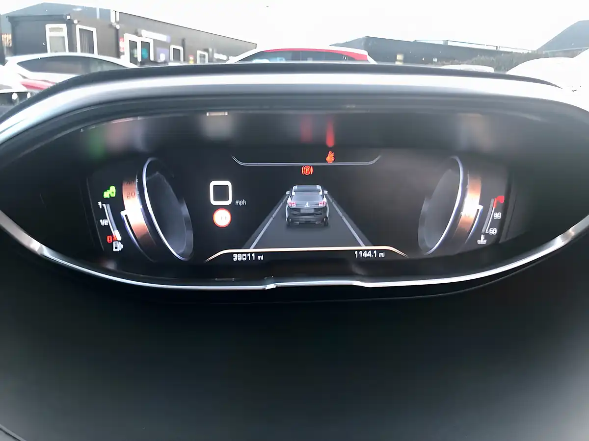 Used 2019 Peugeot 3008 GT Line Premium Bronze - Interior and Exterior details 4