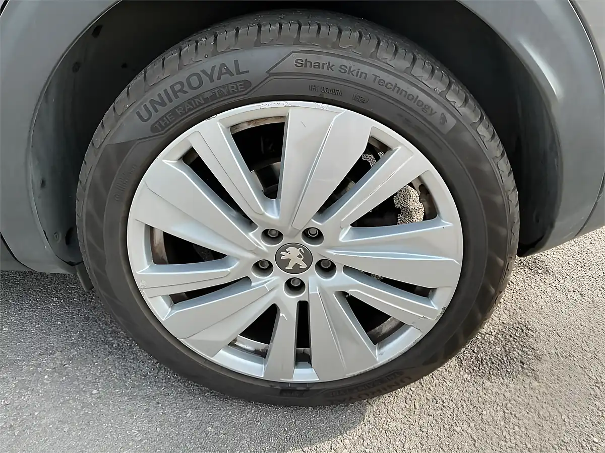 Used 2019 Peugeot 3008 GT Line Premium Grey - Interior and Exterior details 12