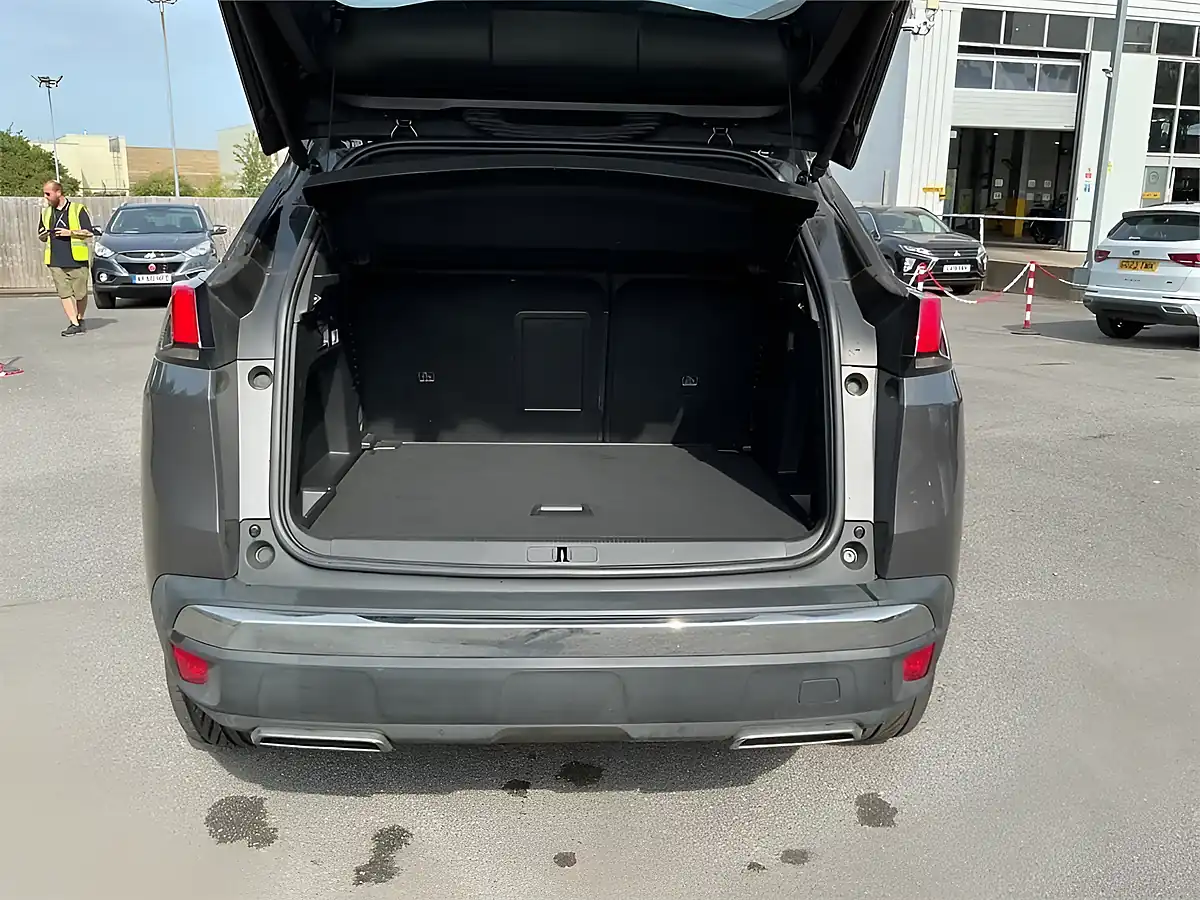 Used 2019 Peugeot 3008 GT Line Premium Grey - Interior and Exterior details 9