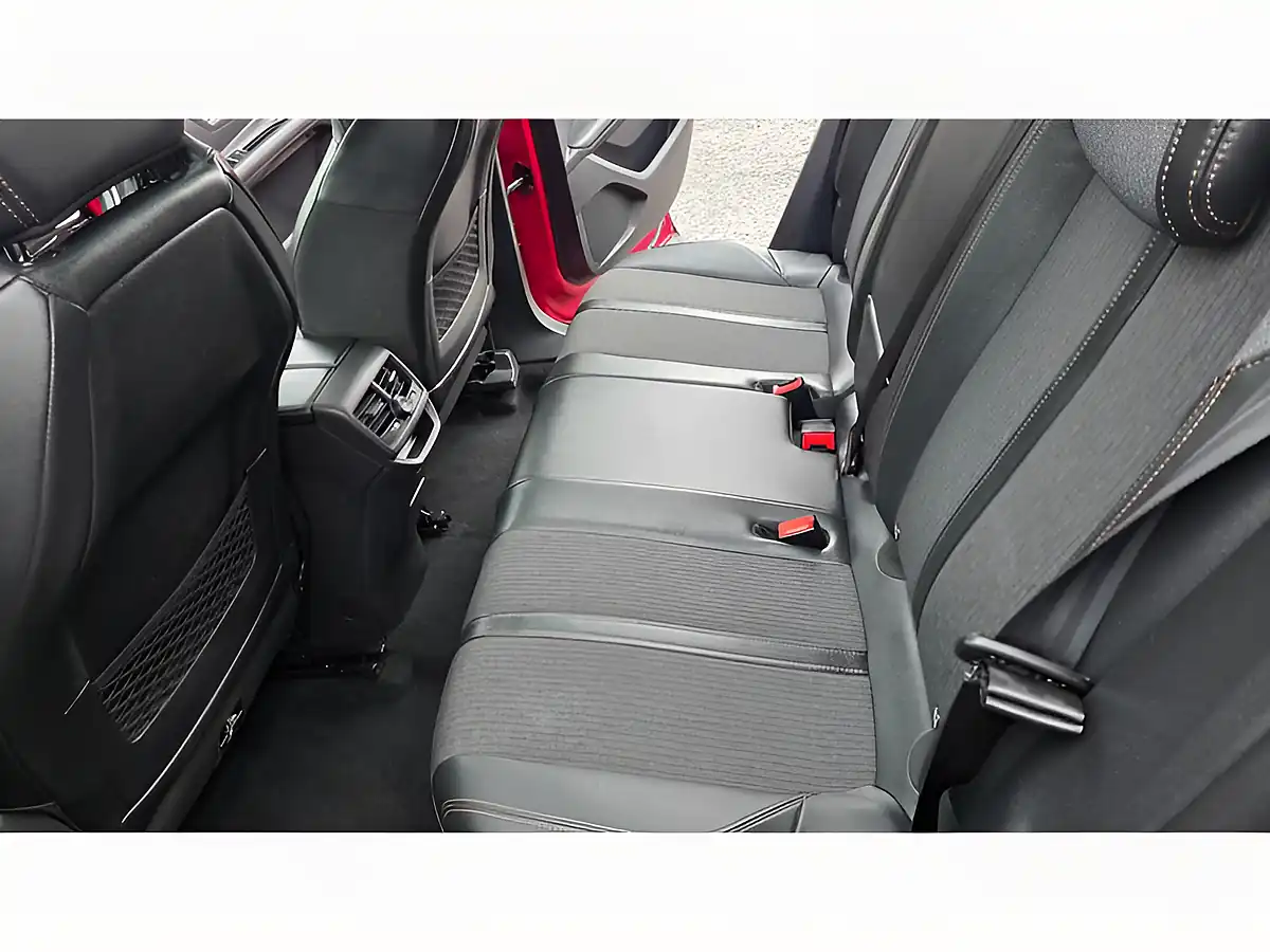 Used 2019 Peugeot 3008 GT Line Premium Red - Interior and Exterior details 15