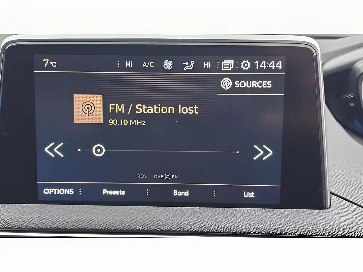 Used 2019 Peugeot 3008 GT Line Premium Red - Interior and Exterior details 16