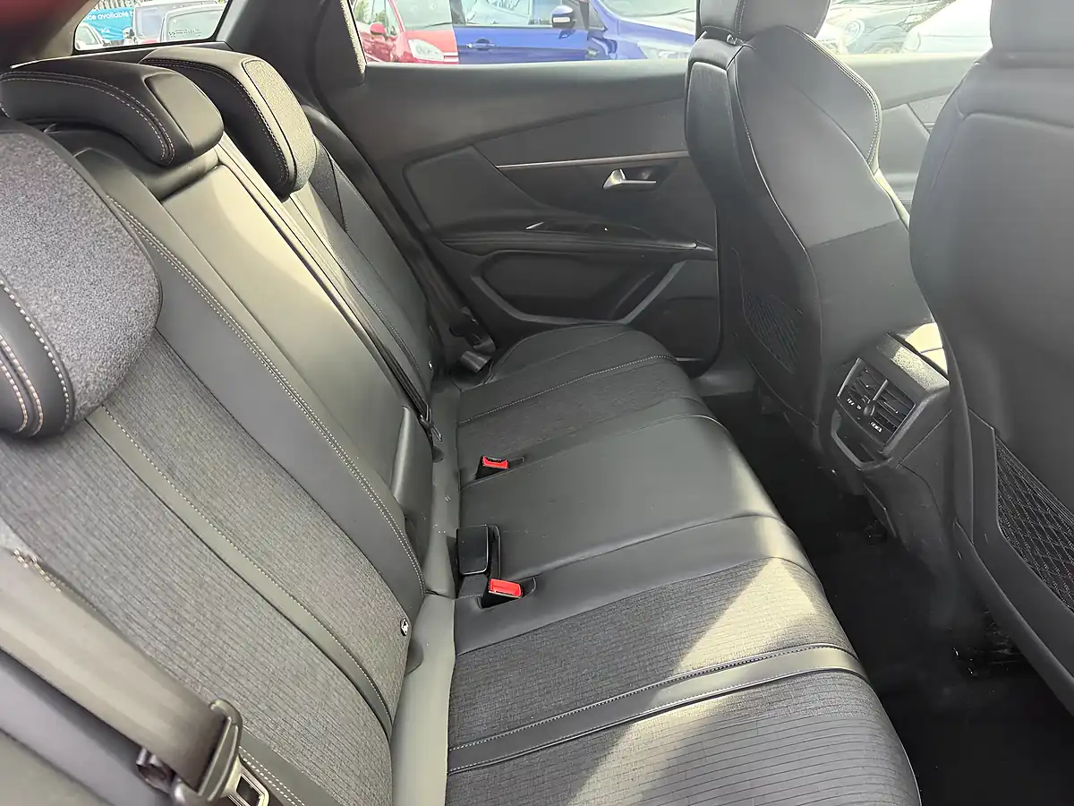 Used 2019 Peugeot 3008 GT Line Premium Red - Interior and Exterior details 12