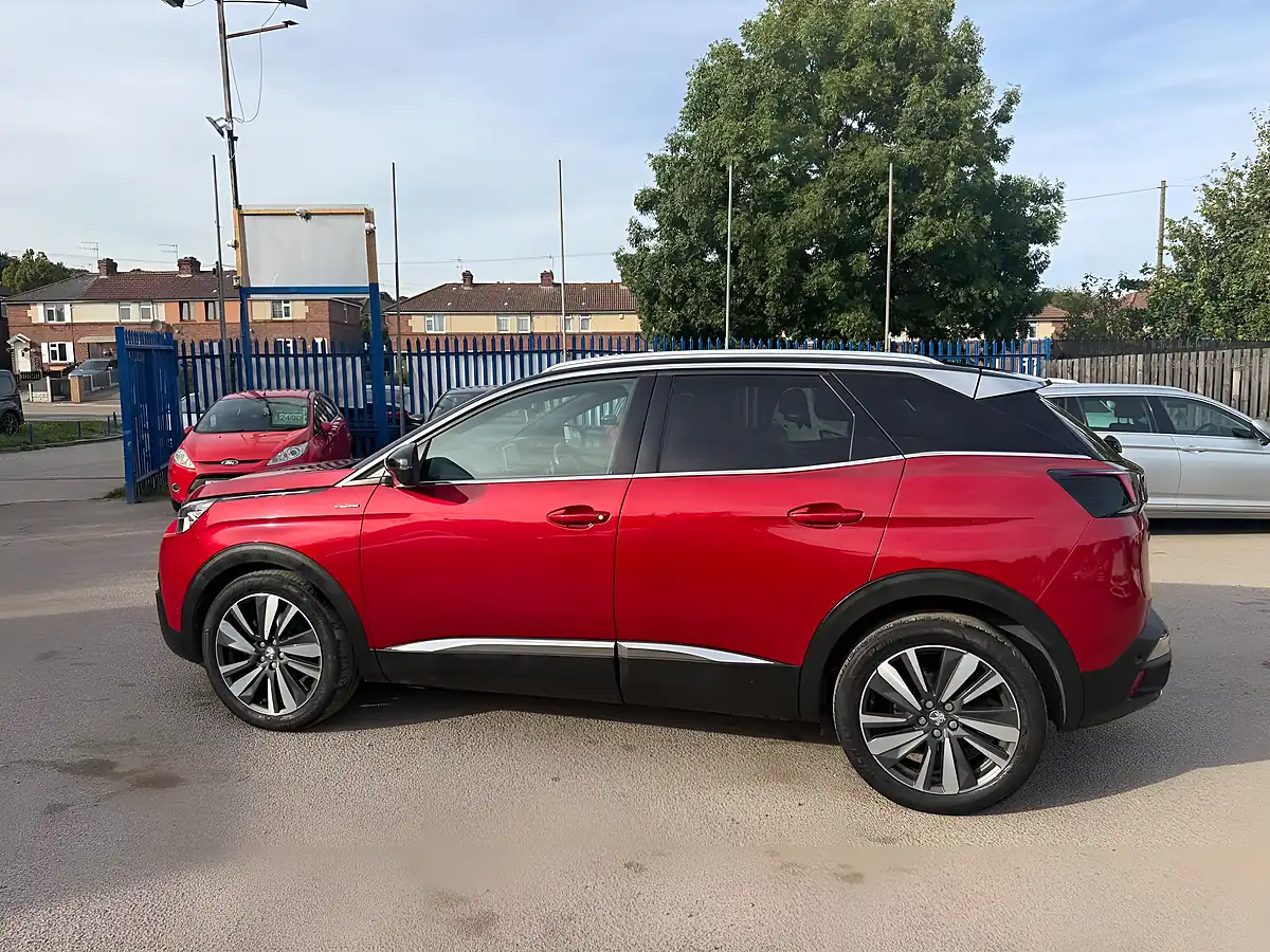 Used 2019 Peugeot 3008 GT Line Premium Red - Interior and Exterior details 4