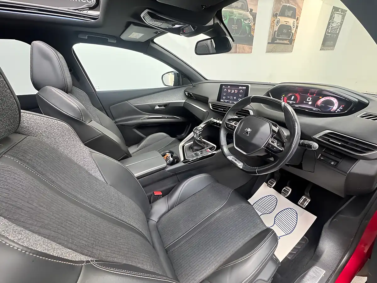 Used 2019 Peugeot 3008 GT Line Red - Interior and Exterior details 10