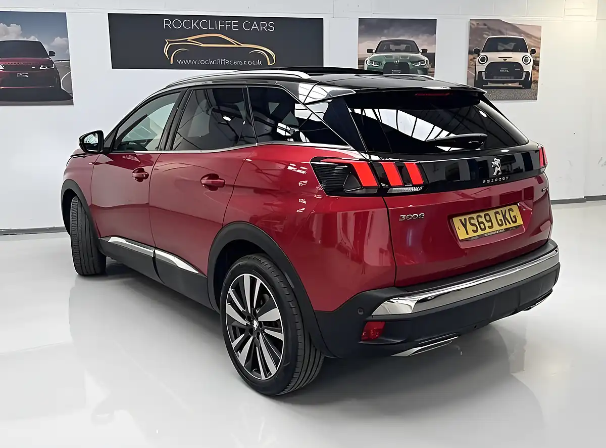 Used 2019 Peugeot 3008 GT Line Red - Interior and Exterior details 4
