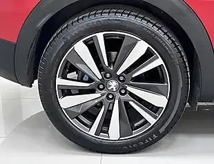 Used 2019 Peugeot 3008 GT Line Red - Interior and Exterior details 9