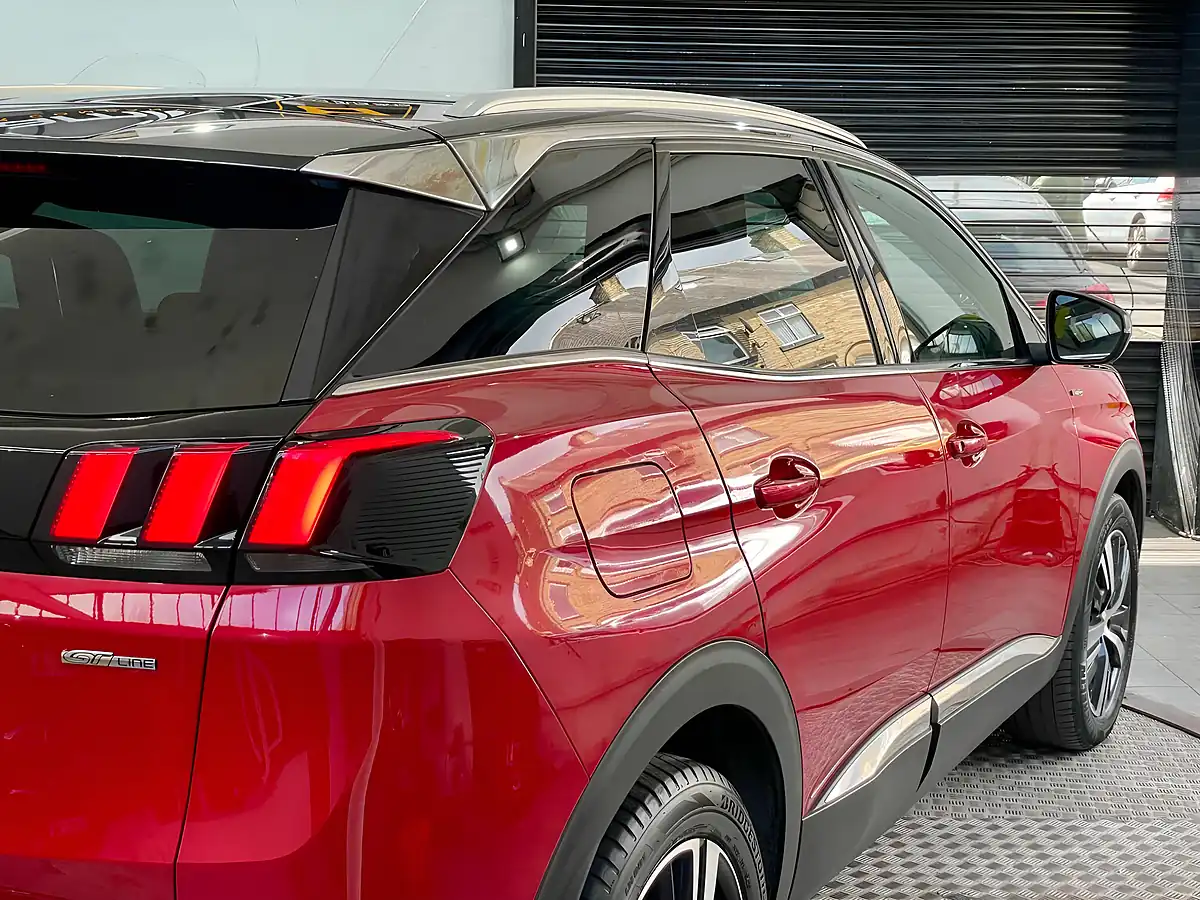Used 2019 Peugeot 3008 GT Line Red - Interior and Exterior details 10