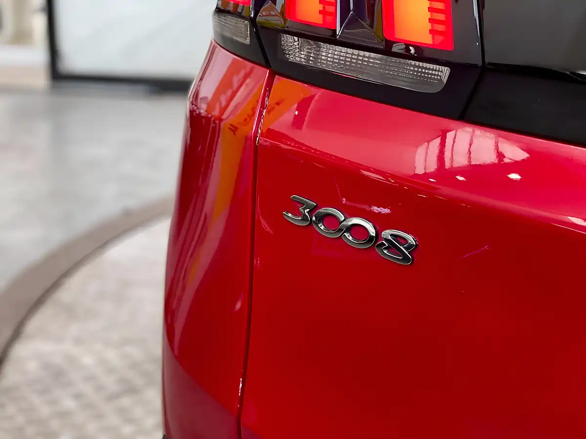 Used 2019 Peugeot 3008 GT Line Red - Interior and Exterior details 12