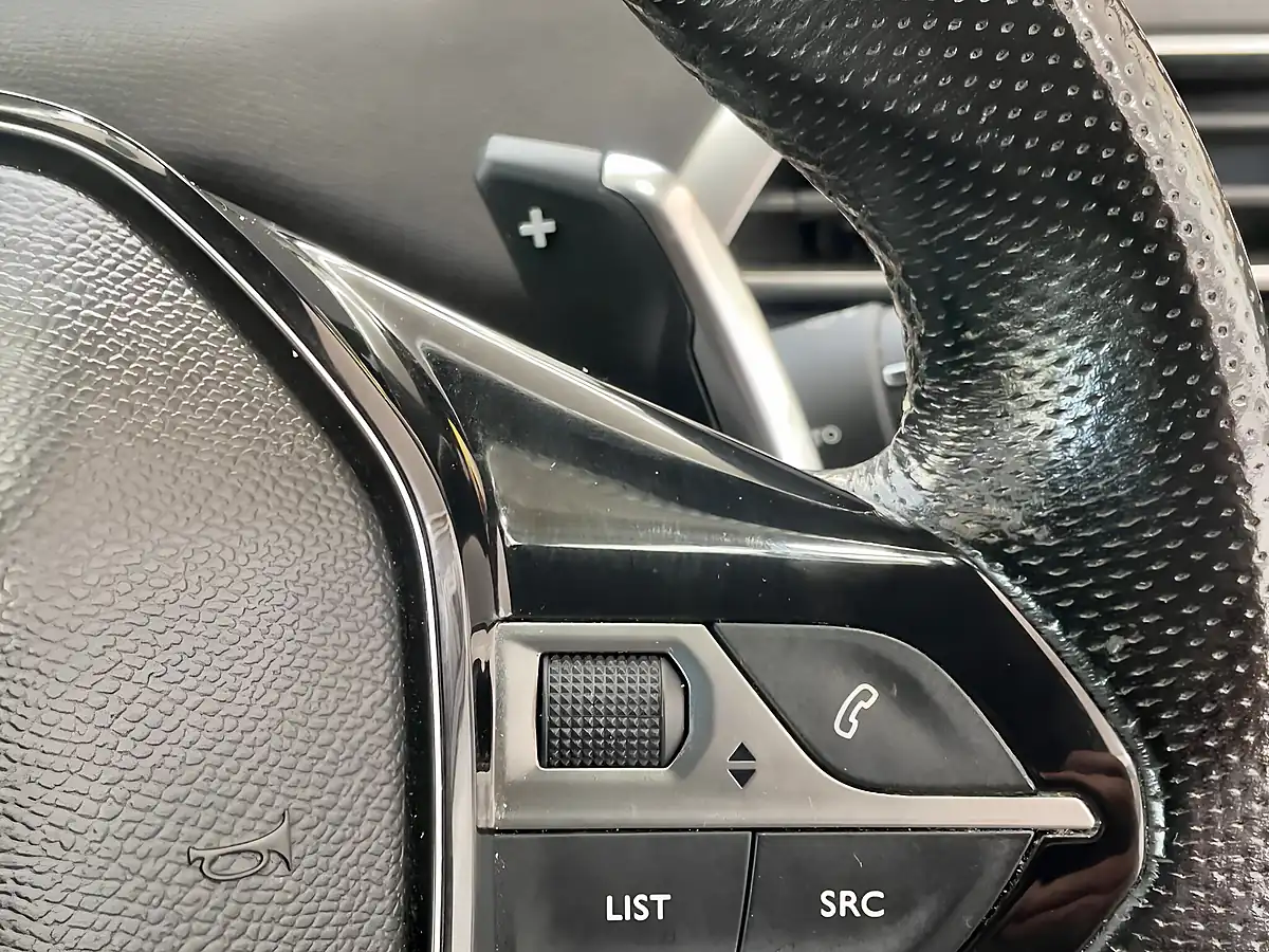 Used 2019 Peugeot 3008 GT Line Red - Interior and Exterior details 18