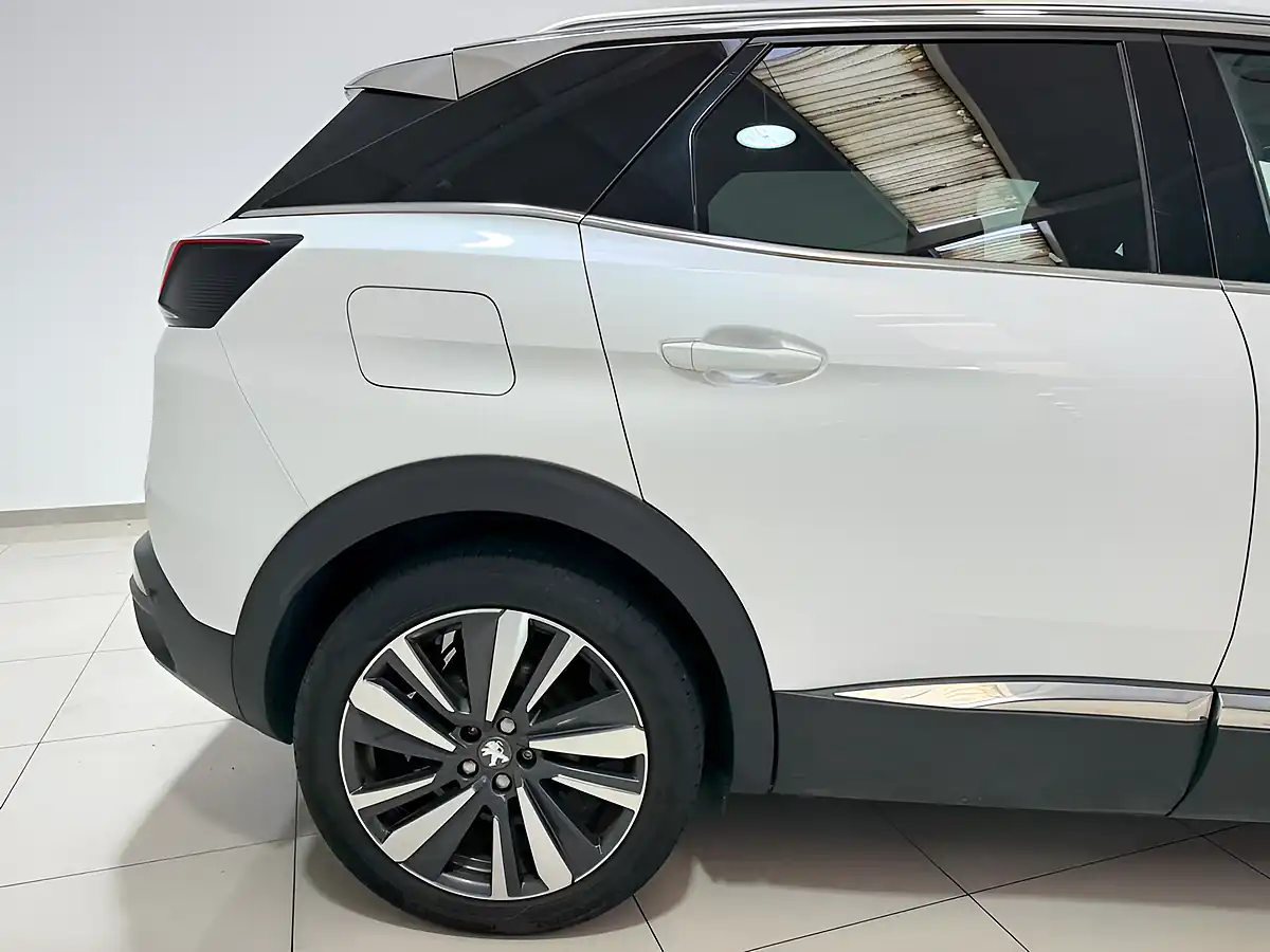 Used 2019 Peugeot 3008 GT Line White - Interior and Exterior details 11