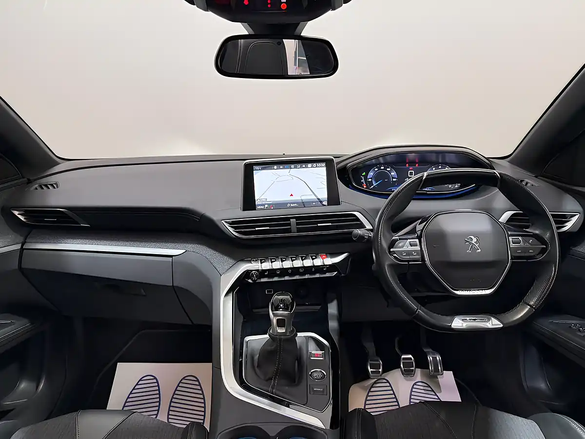 Used 2019 Peugeot 3008 GT Line White - Interior and Exterior details 4