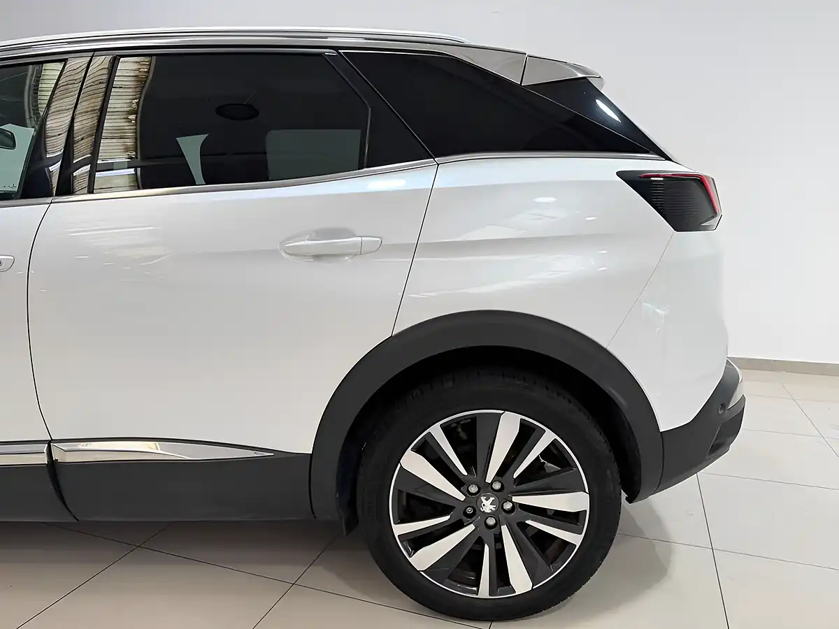 Used 2019 Peugeot 3008 GT Line White - Interior and Exterior details 7