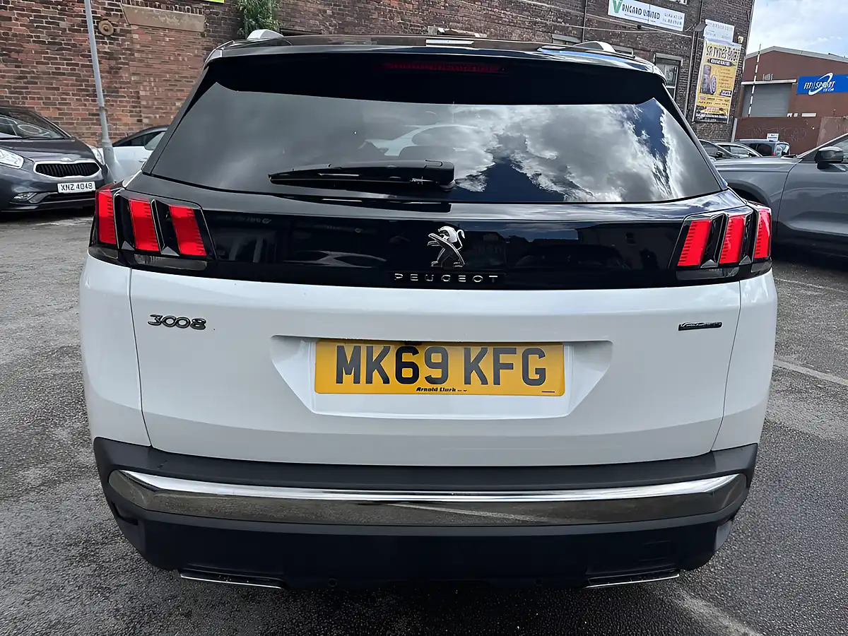 Used 2019 Peugeot 3008 GT Line White - Interior and Exterior details 4