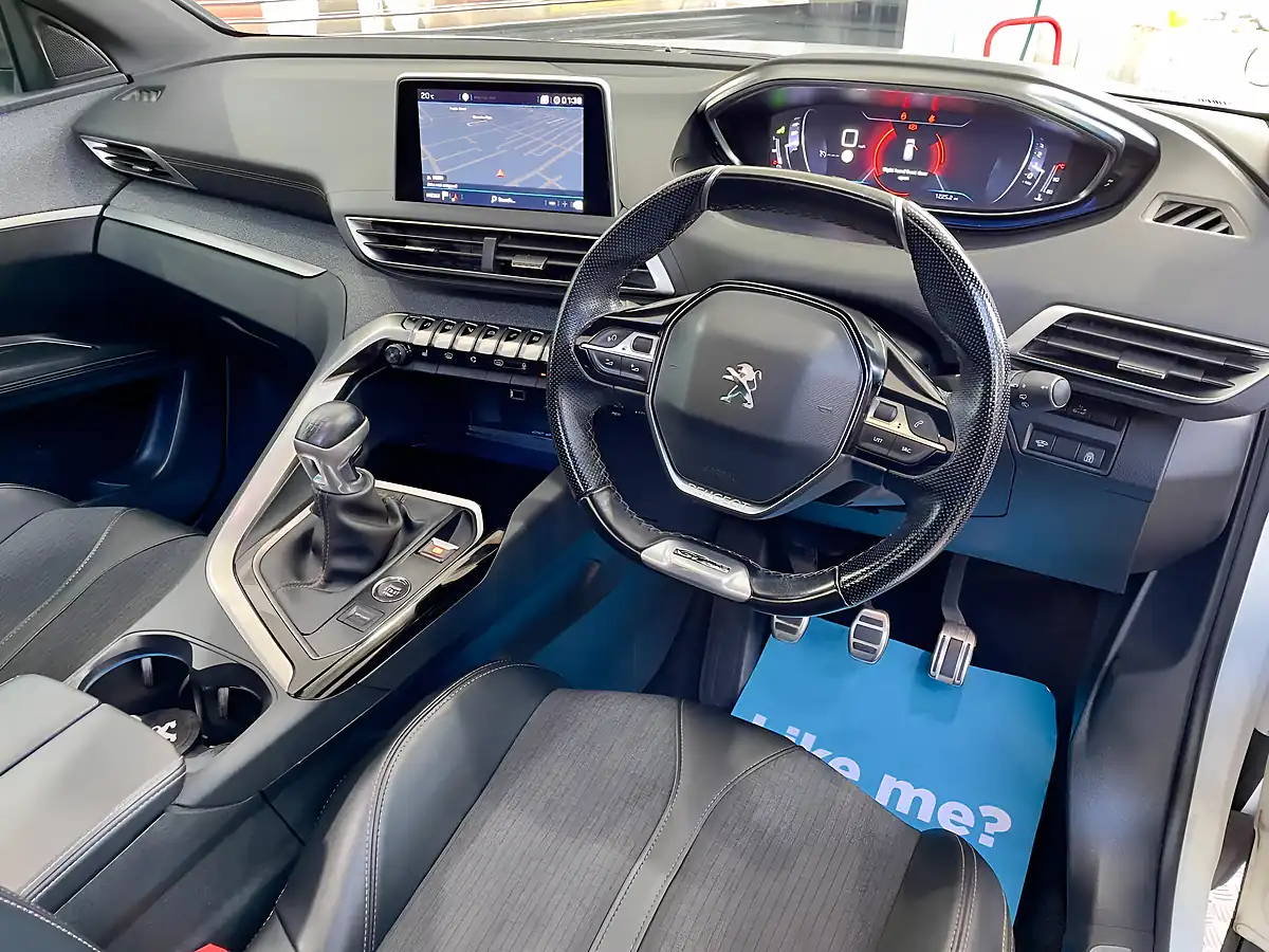 Used 2019 Peugeot 3008 GT Line White - Interior and Exterior details 6