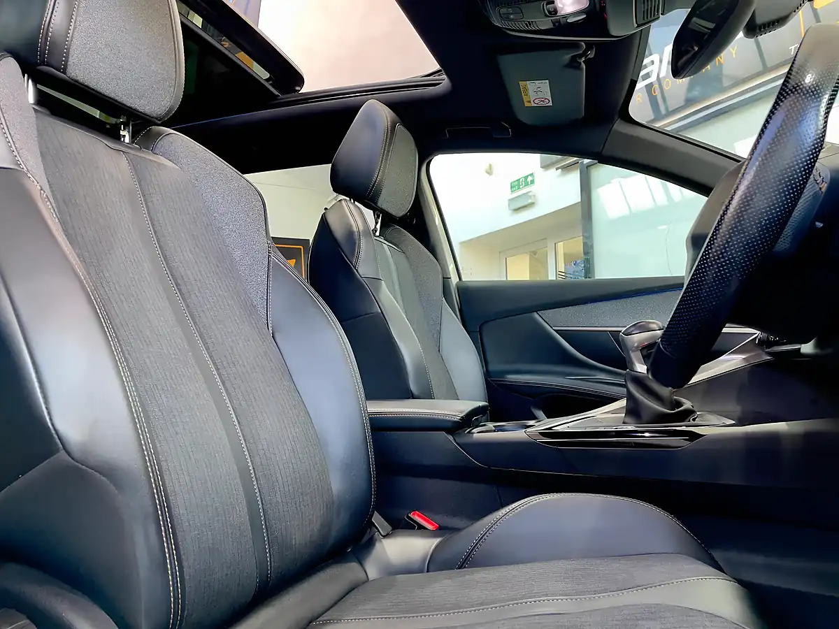 Used 2019 Peugeot 3008 GT Line White - Interior and Exterior details 7