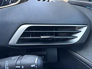 Used 2019 Peugeot 3008 GT Line White - Interior and Exterior details 11