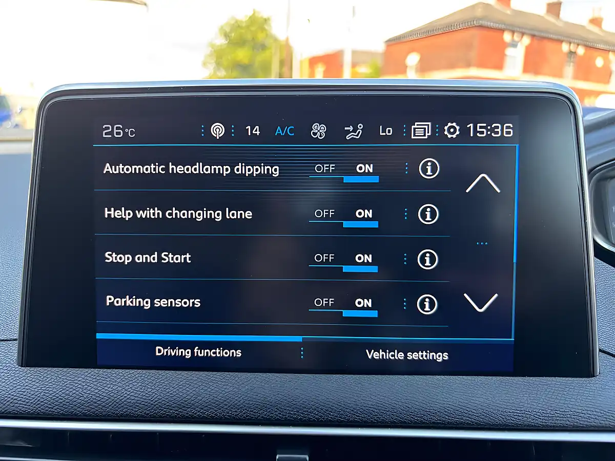 Used 2019 Peugeot 3008 GT Line White - Interior and Exterior details 15