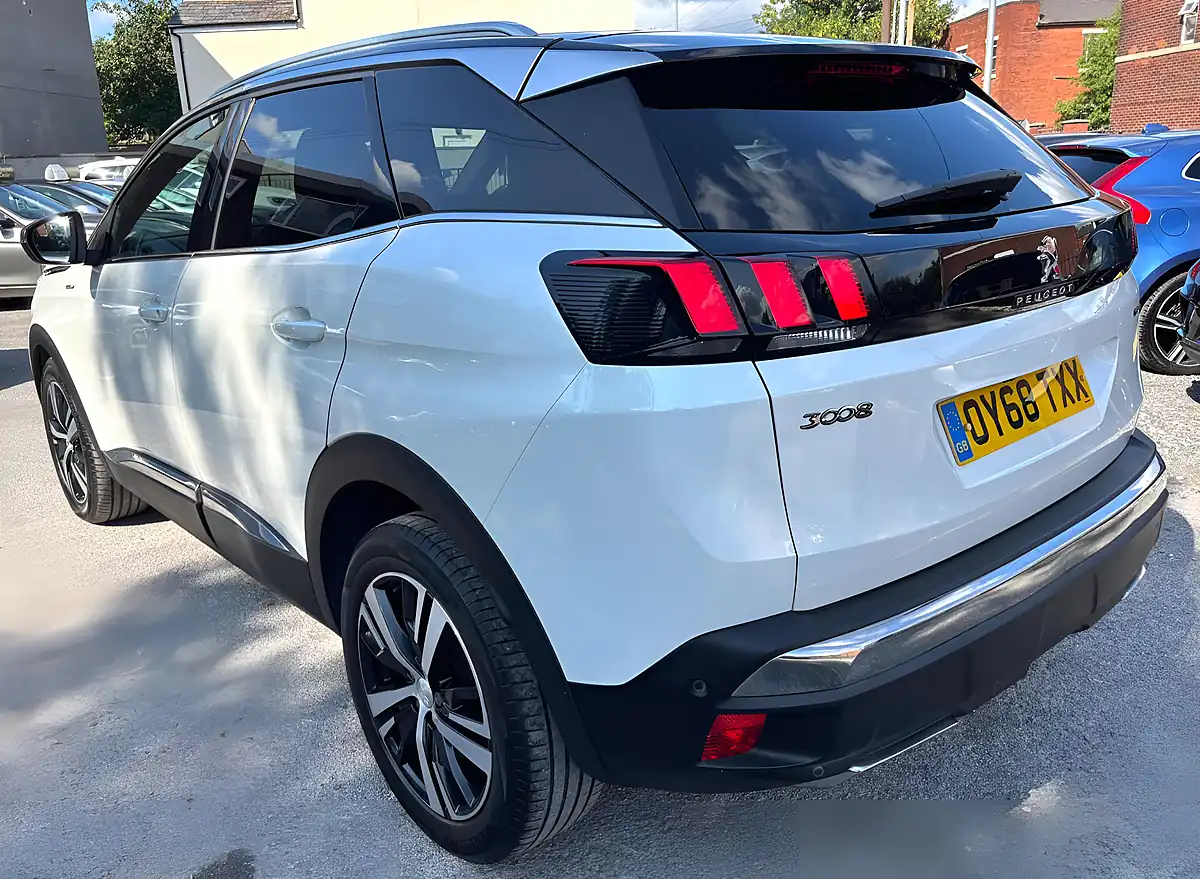 Used 2019 Peugeot 3008 GT Line White - Interior and Exterior details 5