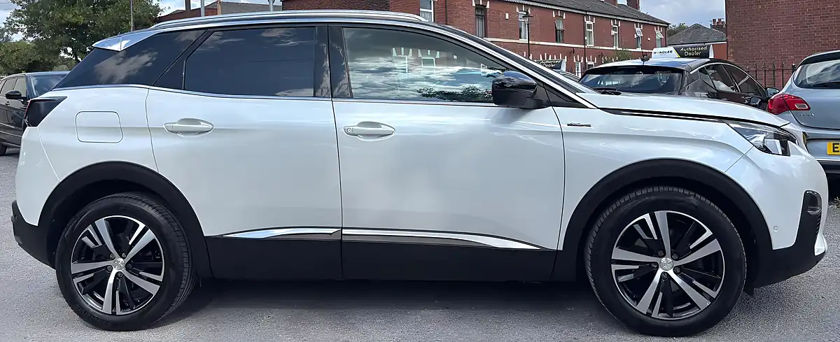 Used 2019 Peugeot 3008 GT Line White - Interior and Exterior details 8