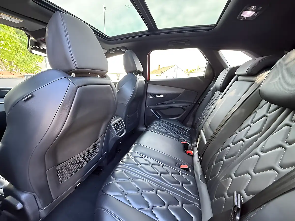 Used 2019 Peugeot 3008 GT Red - Interior and Exterior details 15