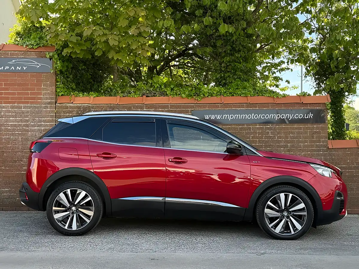 Used 2019 Peugeot 3008 GT Red - Interior and Exterior details 3