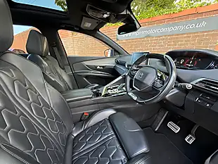 Used 2019 Peugeot 3008 GT Red - Interior and Exterior details 9