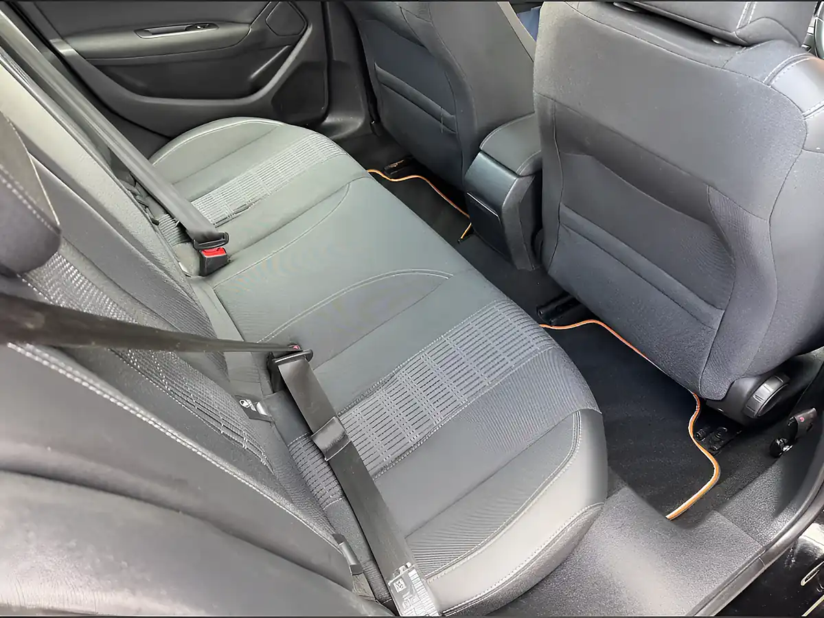 Used 2019 Peugeot 308 Allure Black - Interior and Exterior details 16
