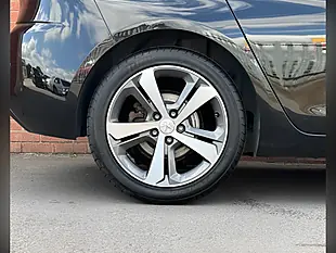 Used 2019 Peugeot 308 Allure Black - Interior and Exterior details 19