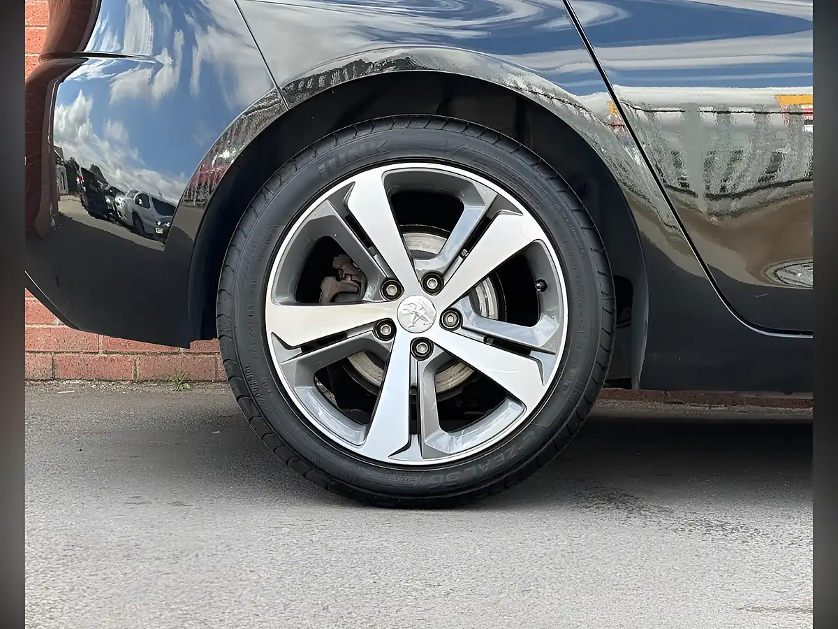 Used 2019 Peugeot 308 Allure Black - Interior and Exterior details 19