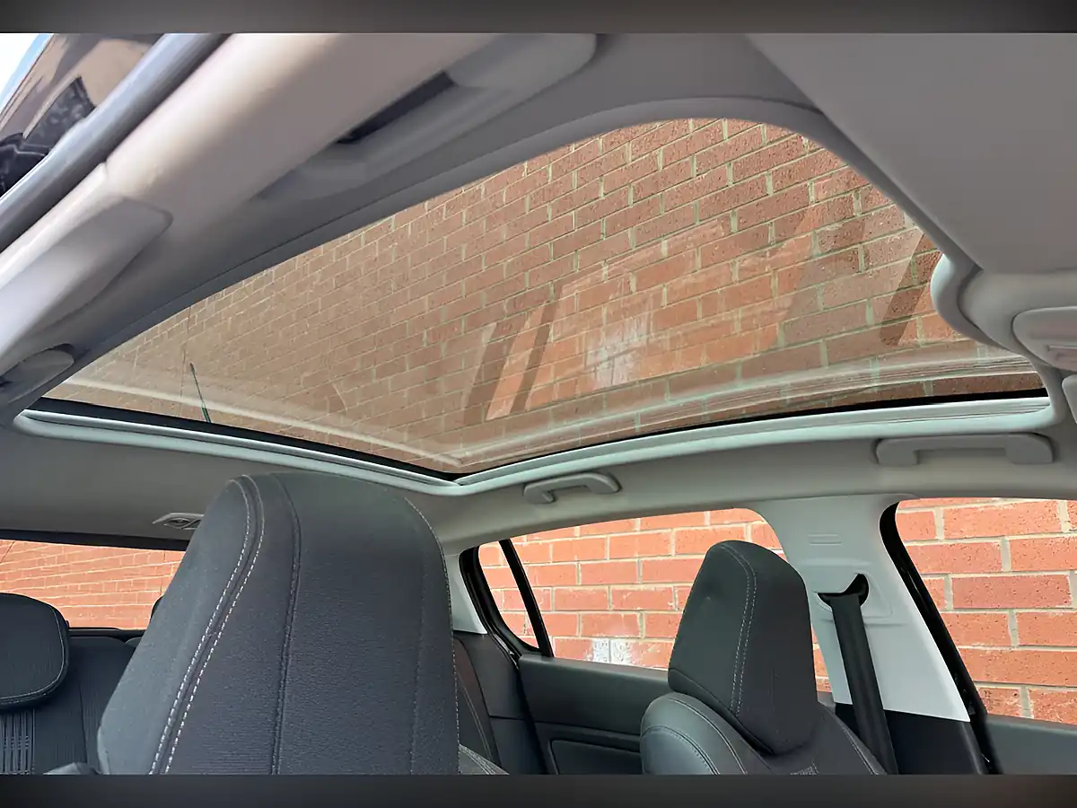 Used 2019 Peugeot 308 Allure Black - Interior and Exterior details 3
