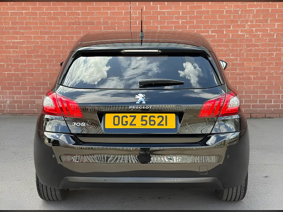 Used 2019 Peugeot 308 Allure Black - Interior and Exterior details 9