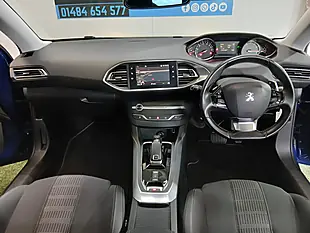 Used 2019 Peugeot 308 Allure Blue - Interior and Exterior details 11