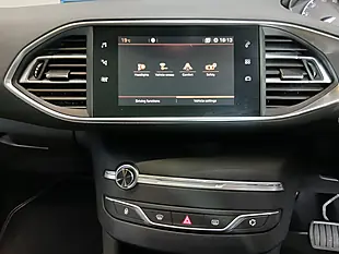 Used 2019 Peugeot 308 Allure Blue - Interior and Exterior details 16