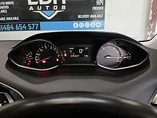 Used 2019 Peugeot 308 Allure Blue - Interior and Exterior details 18