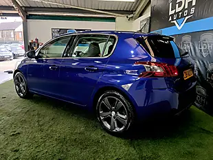 Used 2019 Peugeot 308 Allure Blue - Interior and Exterior details 4