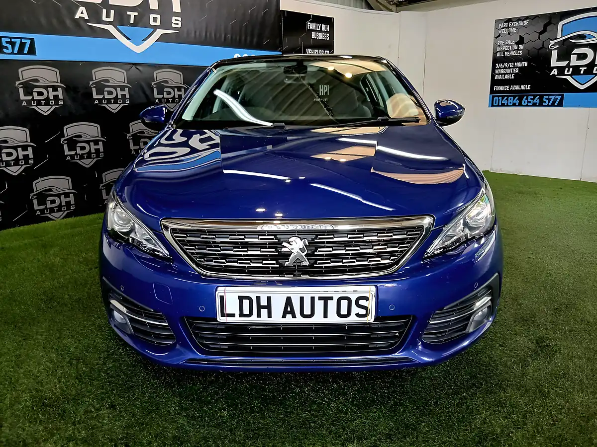 Used 2019 Peugeot 308 Allure Blue - Interior and Exterior details 6