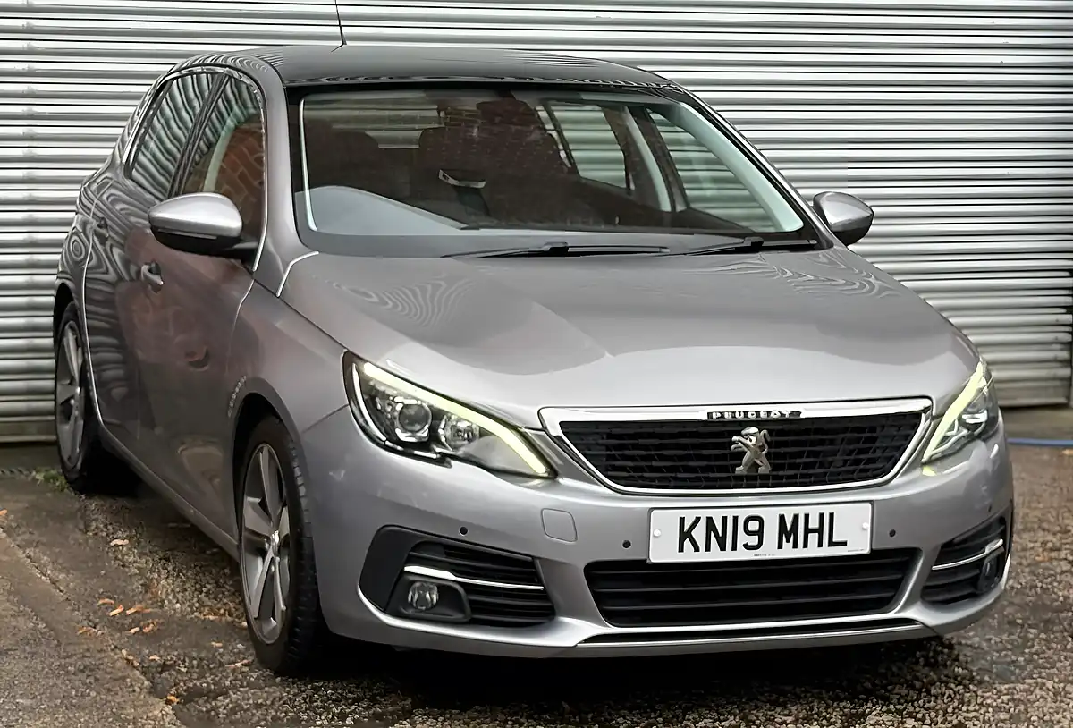 Used 2019 Peugeot 308 Allure Grey - Interior and Exterior details 10