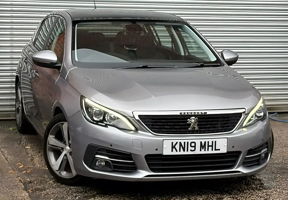 Used 2019 Peugeot 308 Allure Grey - Interior and Exterior details 15