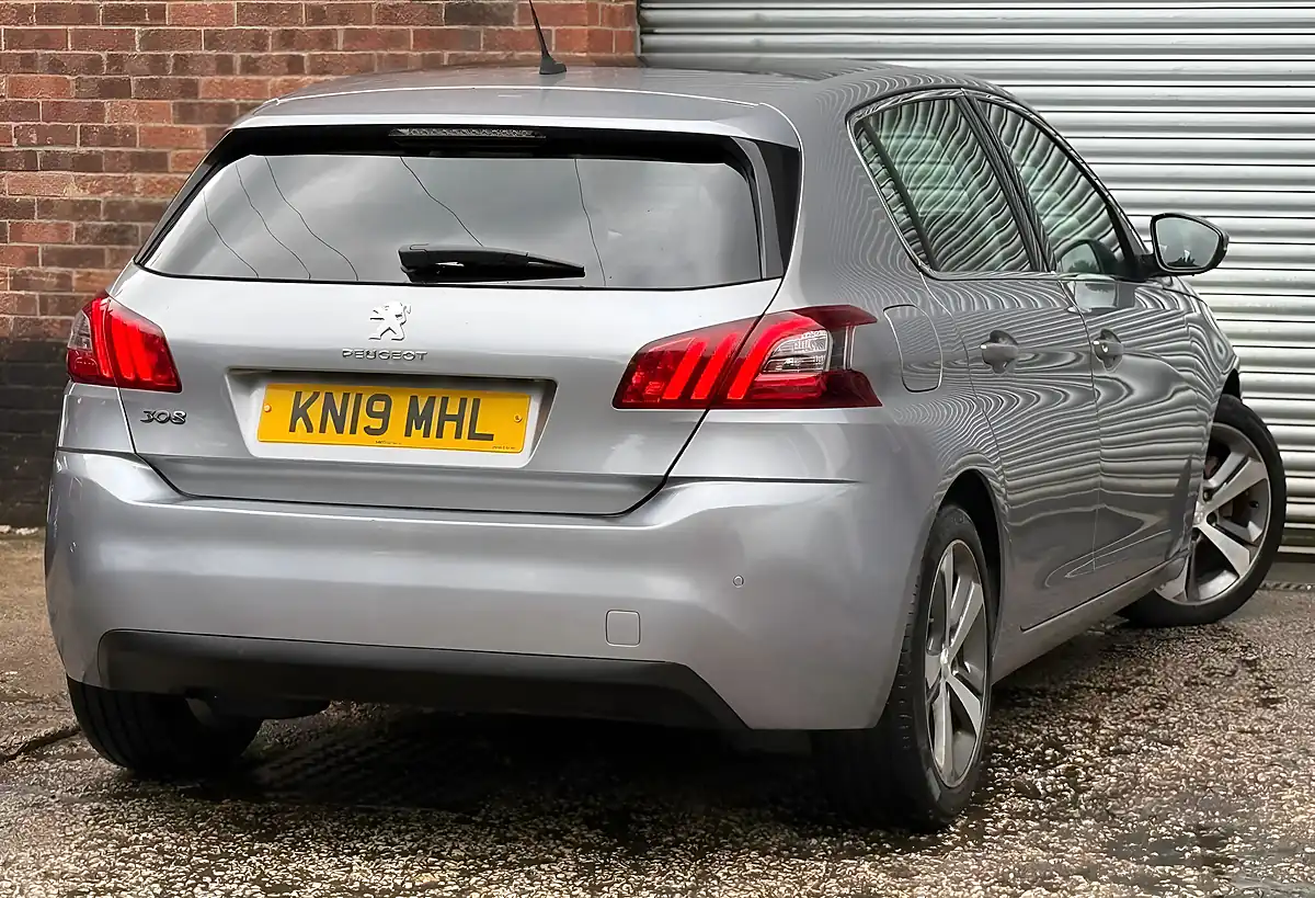 Used 2019 Peugeot 308 Allure Grey - Interior and Exterior details 17