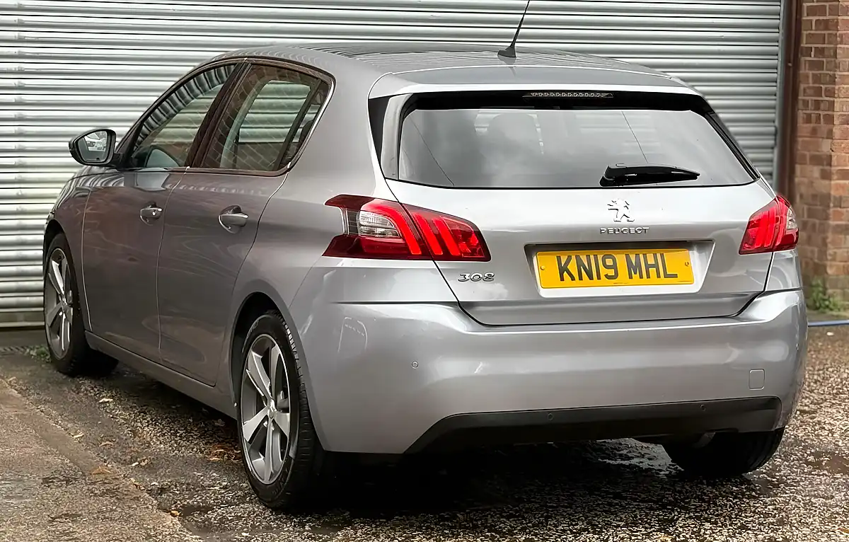 Used 2019 Peugeot 308 Allure Grey - Interior and Exterior details 9