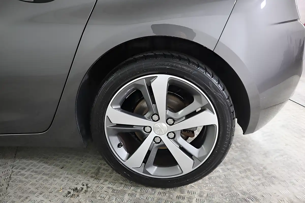 Used 2019 Peugeot 308 Allure Grey - Interior and Exterior details 10
