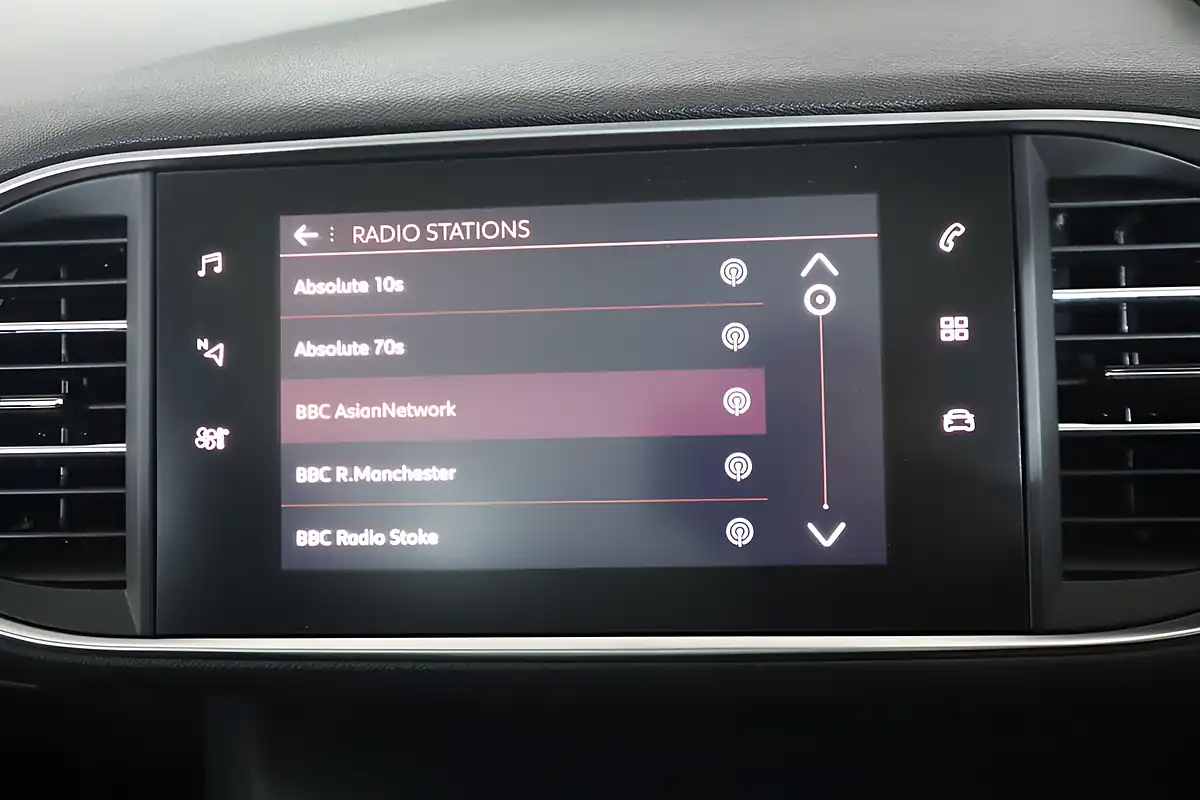 Used 2019 Peugeot 308 Allure Grey - Interior and Exterior details 14