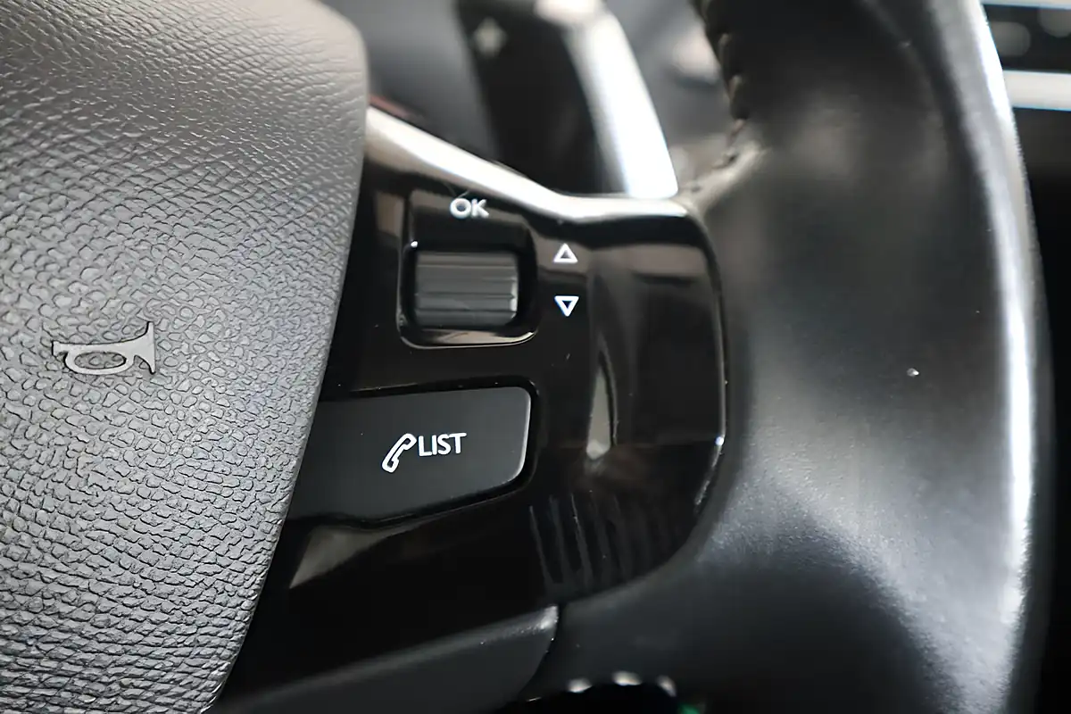 Used 2019 Peugeot 308 Allure Grey - Interior and Exterior details 19
